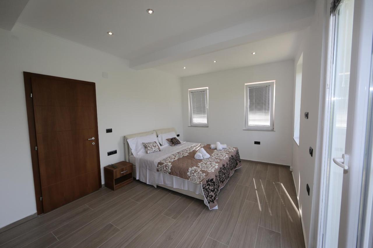 Villa Goriza Prestige โอครีด ภายนอก รูปภาพ